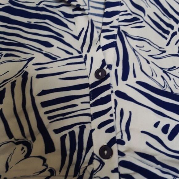 Susan Graver Women's Button Down Blue Shirt size 2X - Picture 11 of 12